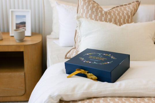 <div><br></div>Luxe Gift Box